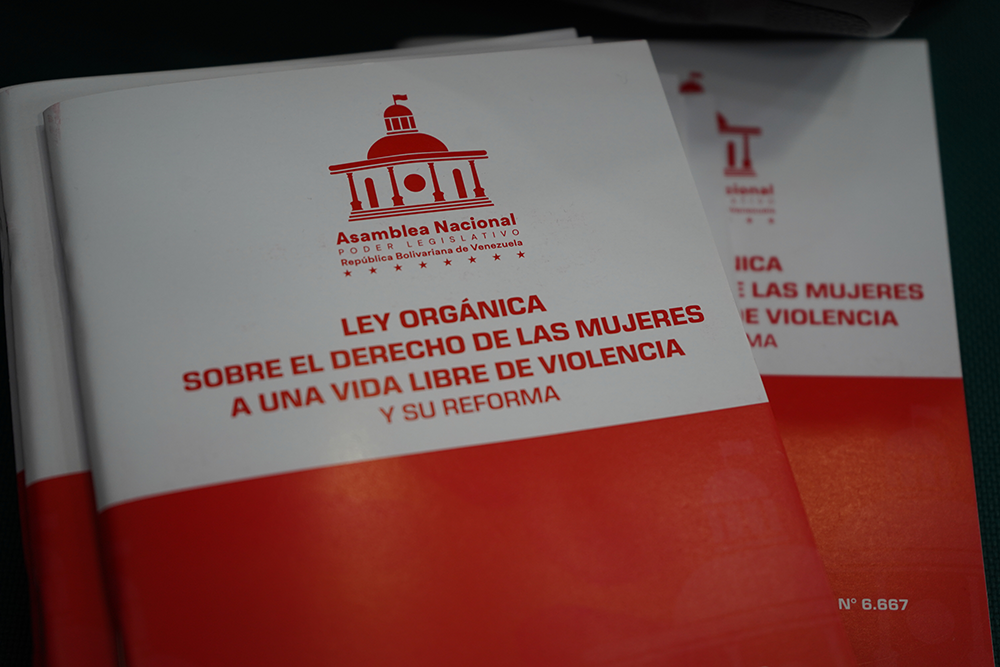 Ley Orgánica sobre el derecho de las Mujeres a una vida libre de Violencia y su reforma