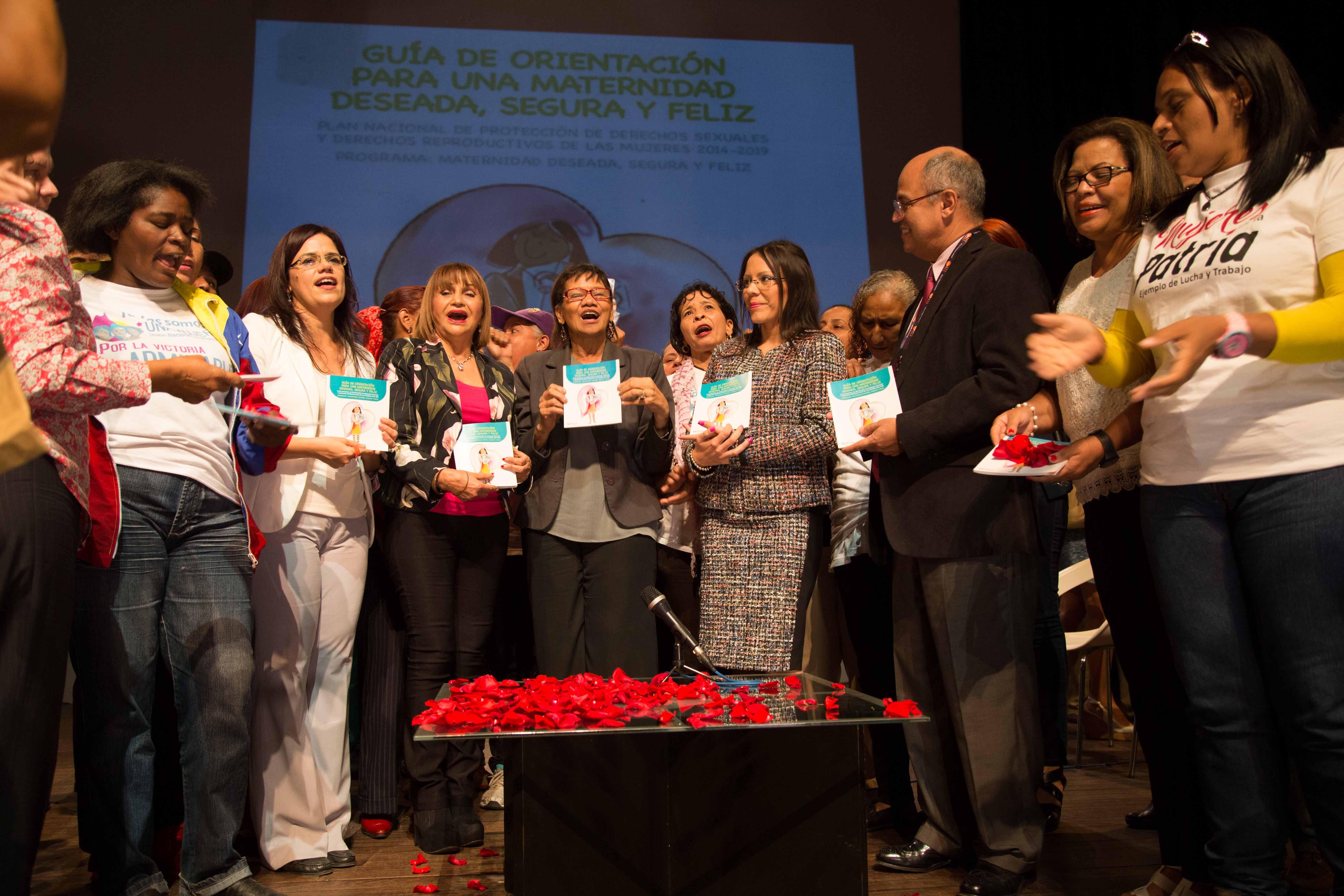 UNFPA y MinMujer presentan Guía de Orientación Materna 